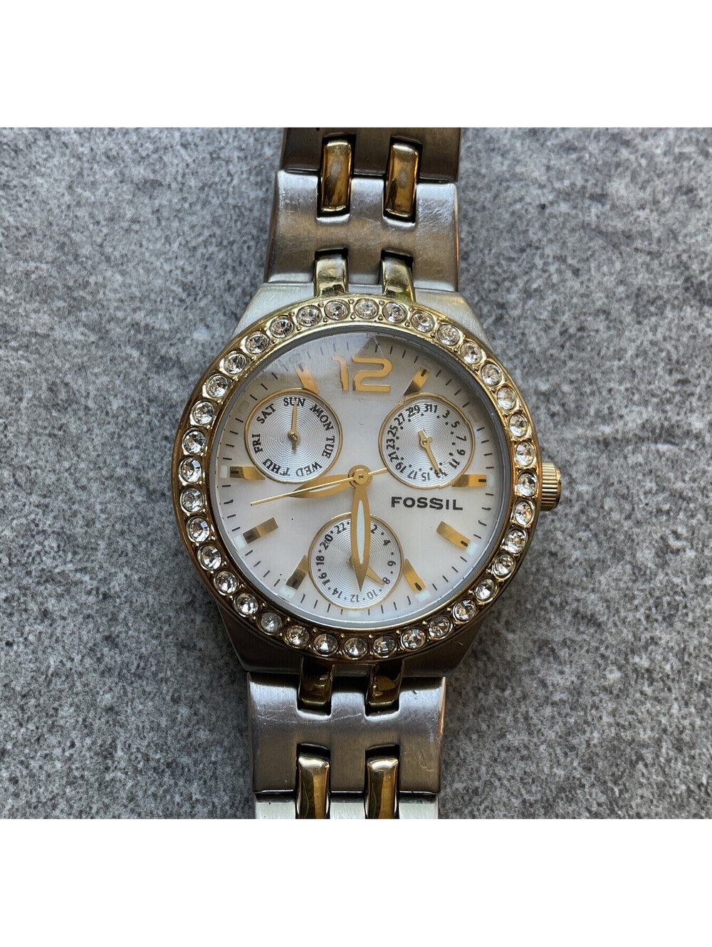 Beautiful Fossil Womens Watch 32mm Case And Band Crystal Accent Bezel A2